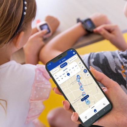 Smartwatch Watch 4, LTE, cu tripla localizare (LBS, GPS, Wi-Fi), IP67, Negru Gri